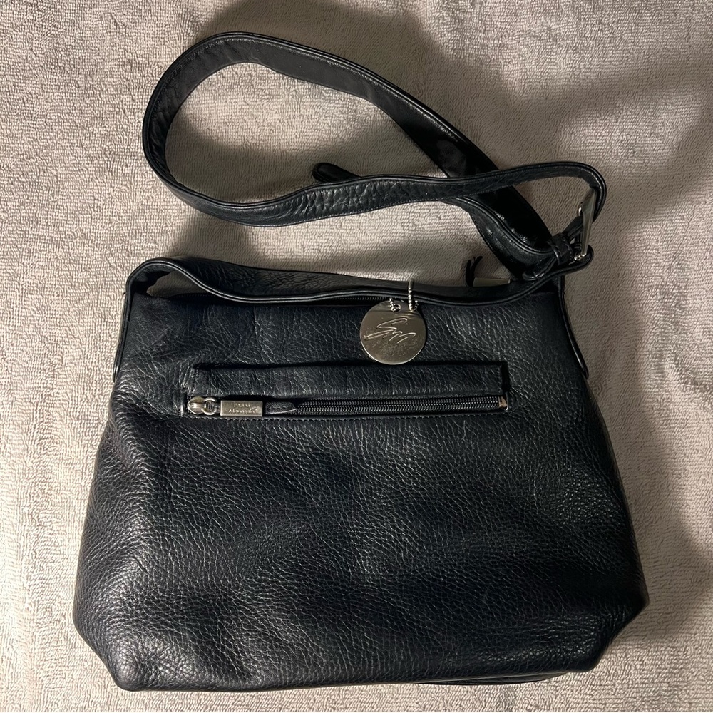 Stone Mountain Black Leather Purse